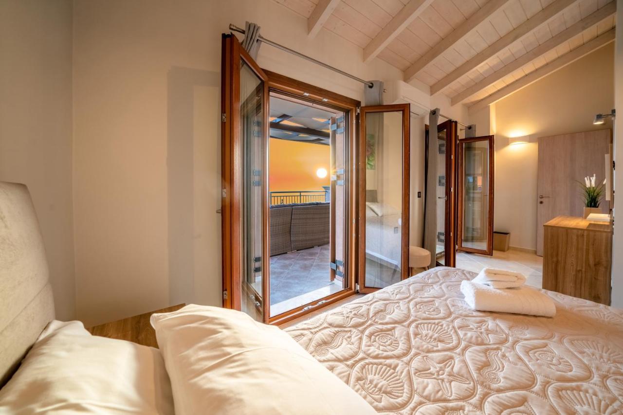 Villa Cleopatra Fiskardo sunset view!! Exteriör bild